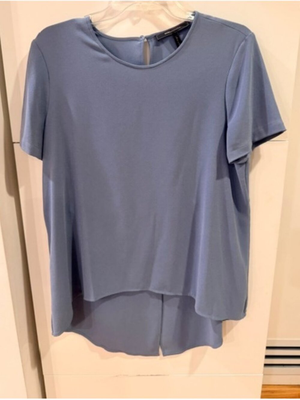 BCBG Max Azria Short Sleeve Top Size Medium – Blue, High-Low Hem, Keyhole Back